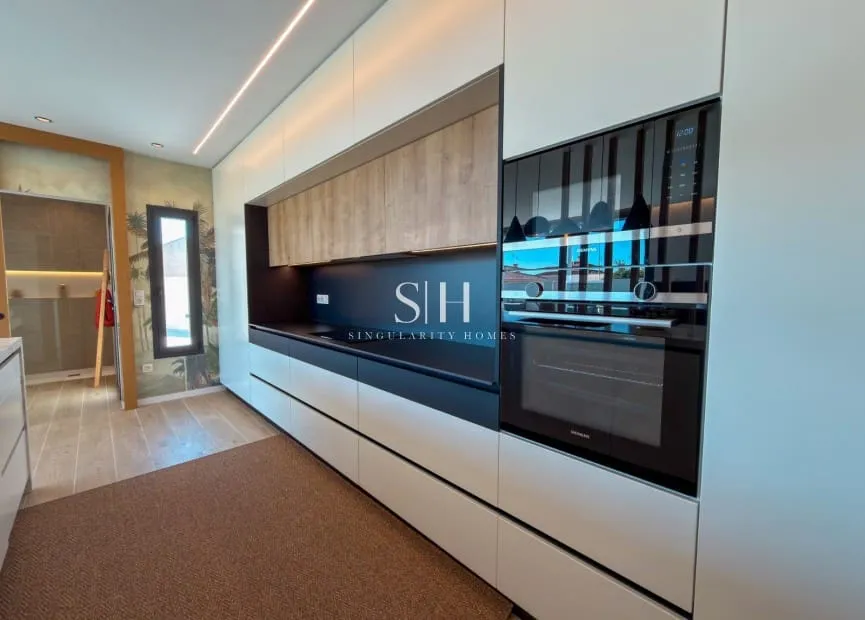 Kitchen - Contemporary Villa with Private Pool in San Fulgencio