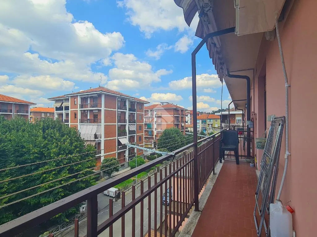 Balcon - Top-Floor Apartment with Balcony in Bra