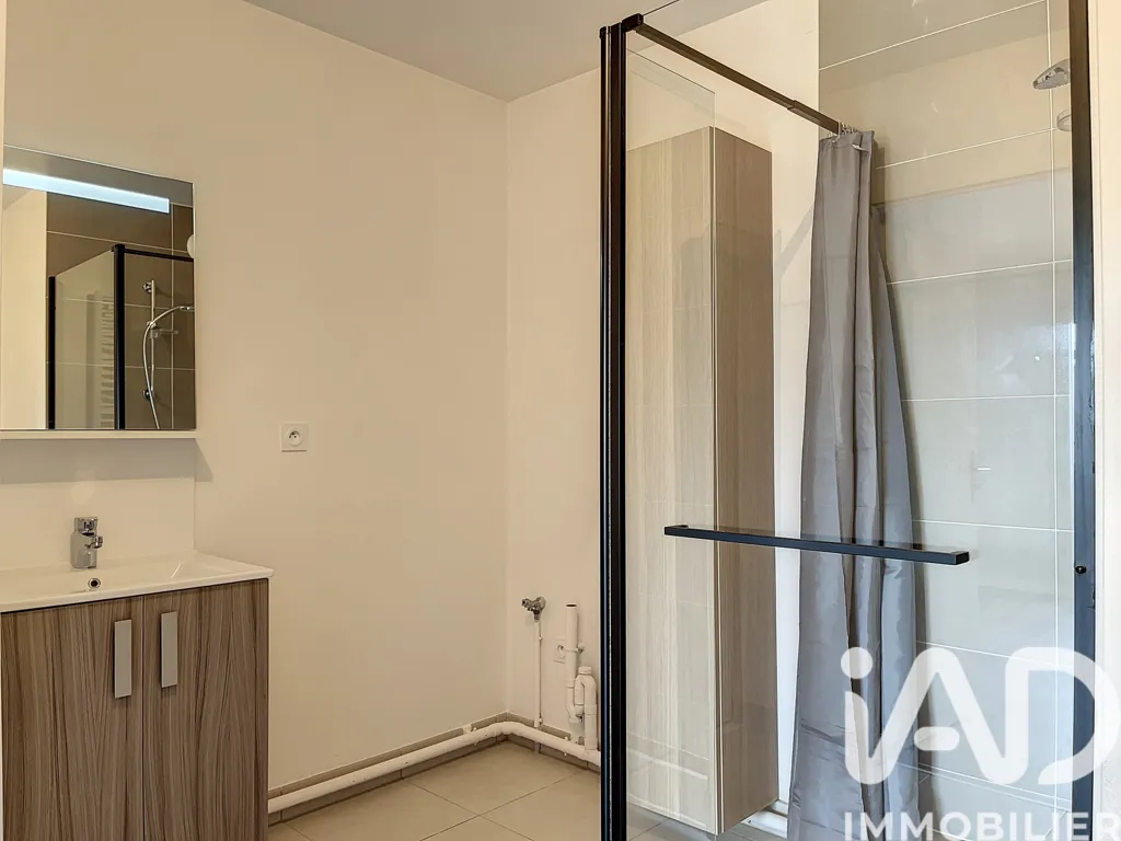 Salles de bain - Appartement 2 Pièces avec Parking à Antony