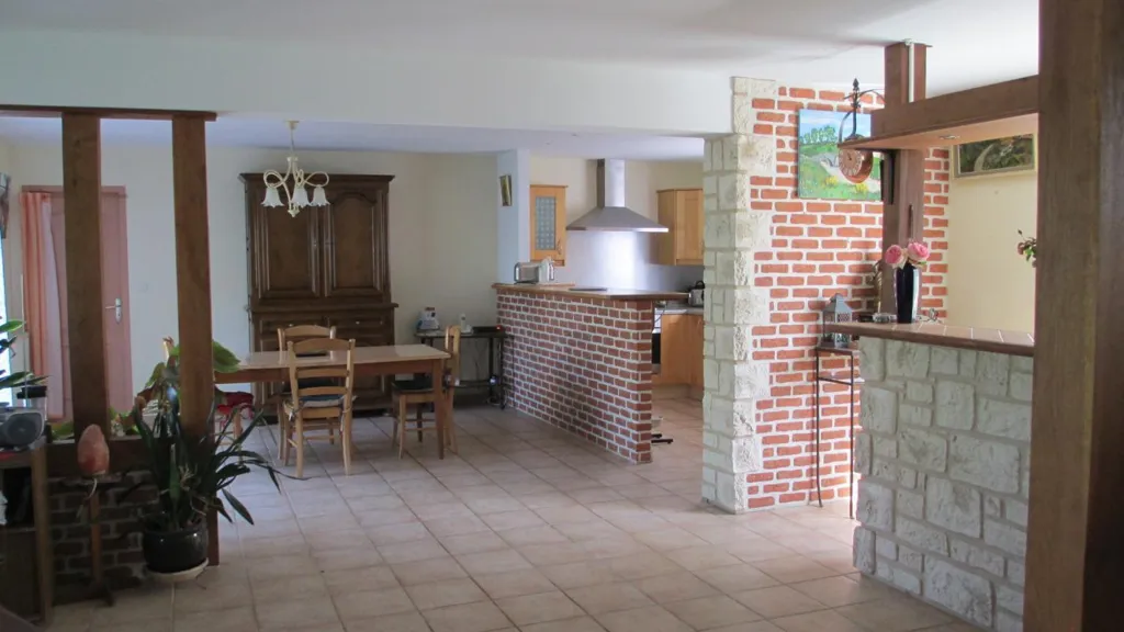 Salle à manger - Villa de Plain-Pied avec Garage à Auterive