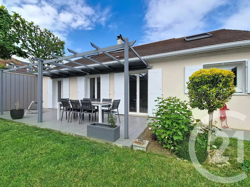 Terrasse - Maison Familiale avec Jardin à Ormesson-sur-Marne