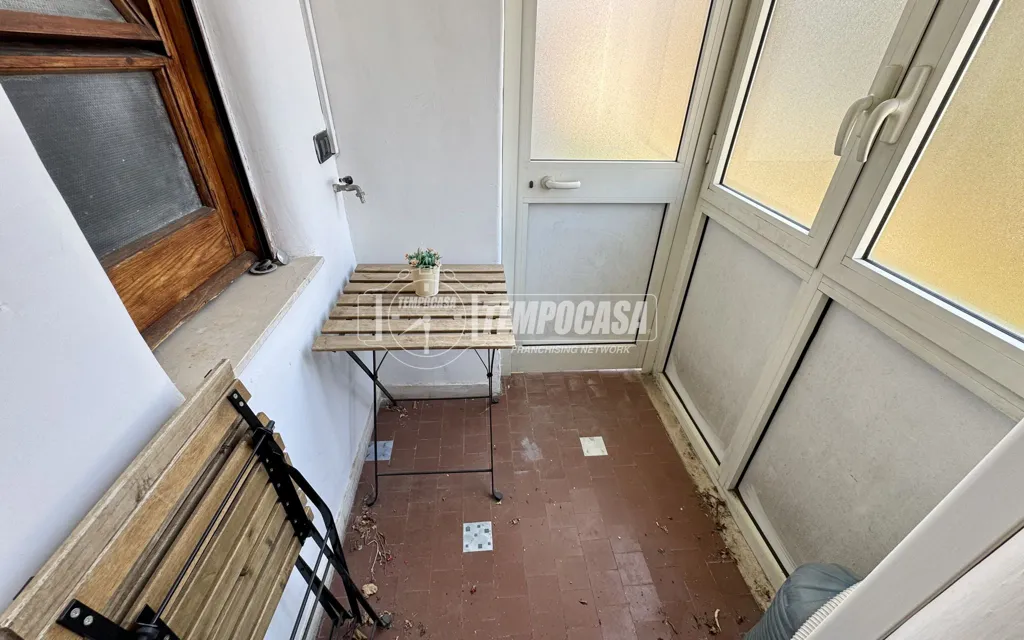 Balcony - Apartment with Balcony in Caserta Centre