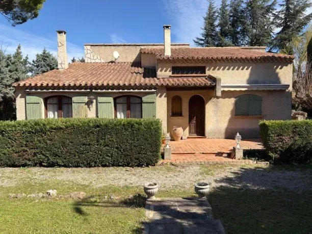 Välivaade - Architectural House with Pool in Saint-André-de-Sangonis