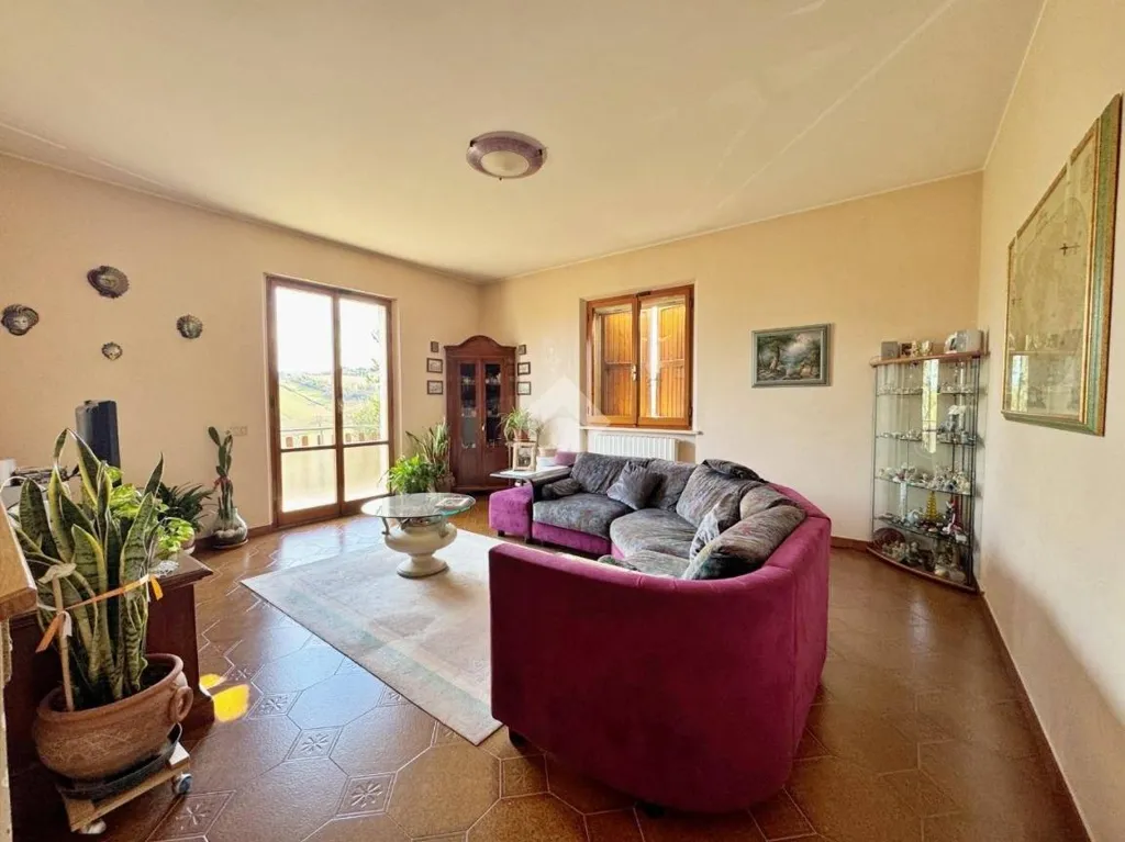 Living Room - Bifamiliare Villa with Garden in Montelabbate