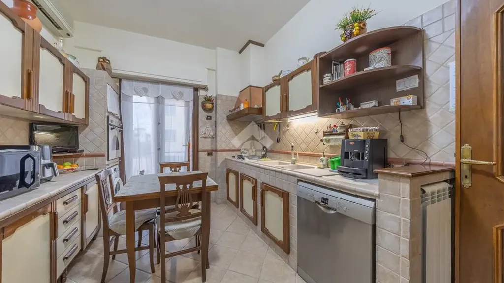 Cuisine - Apartment with Balconies in La Rustica, Rome