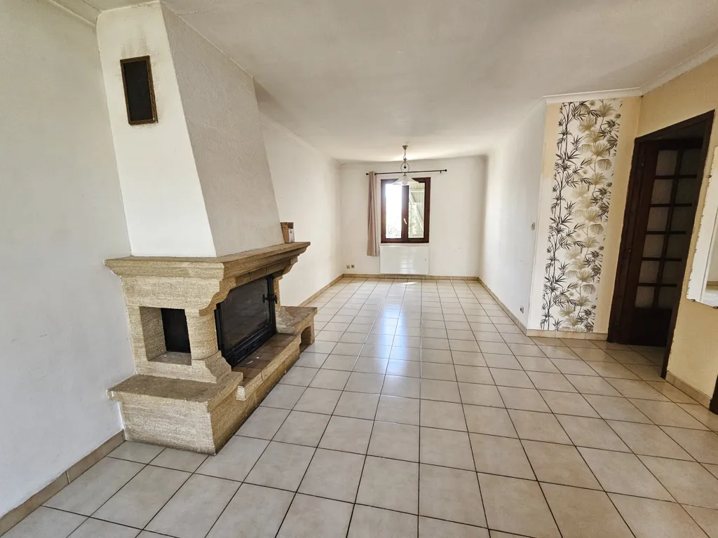 3-toaline maja asukohas Nîmes