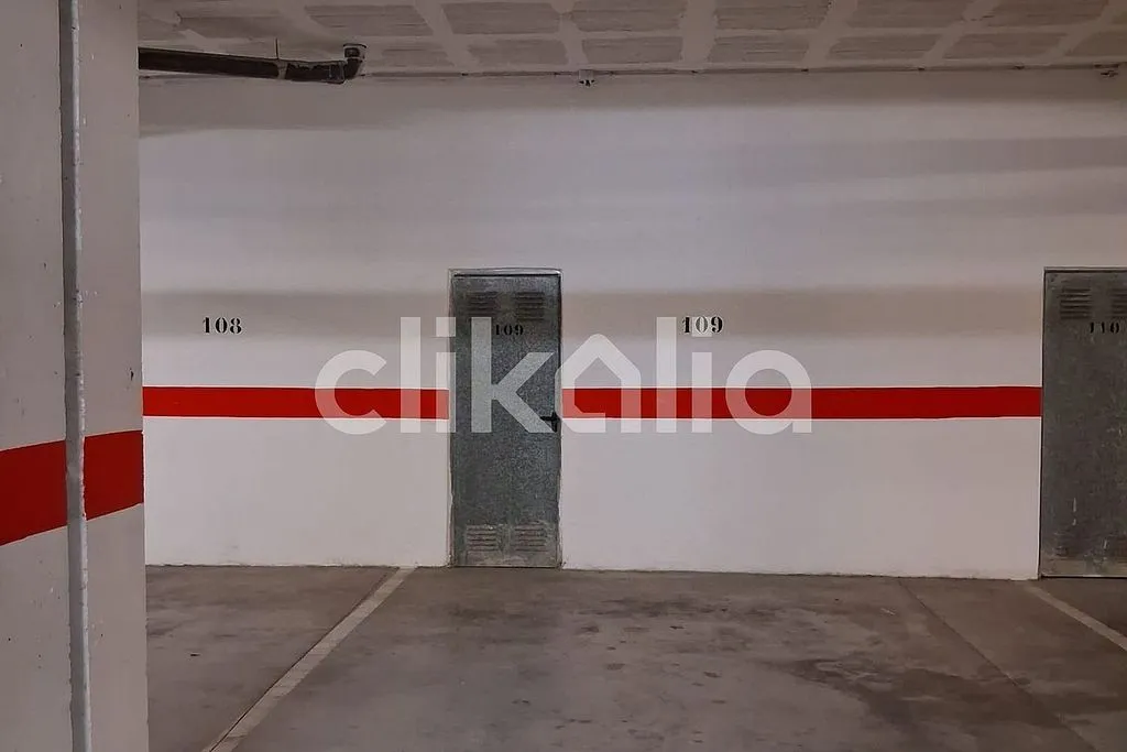 Garage - Apartment with Pool and Terrace in Manilva