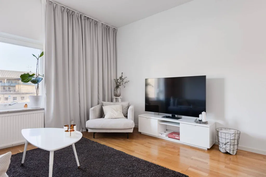 Elutuba - Apartment with High Ceilings in Central Enköping