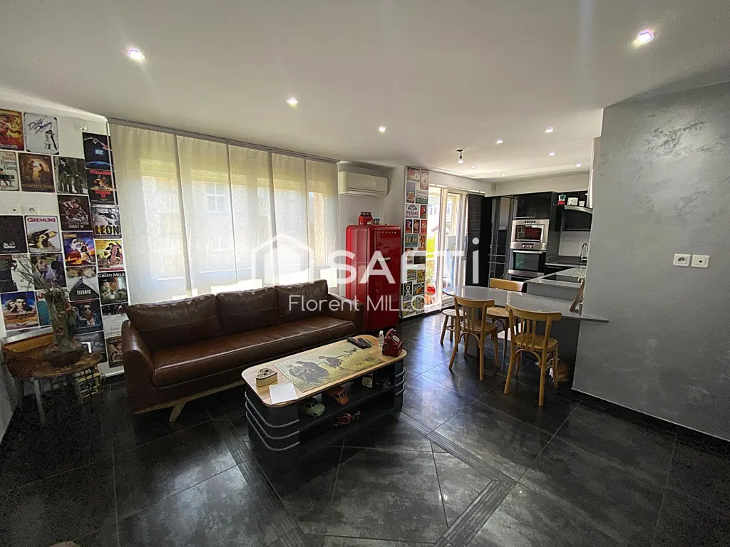 Soggiorno - Renovated 3-Bed Flat with Balcony in La Tronche