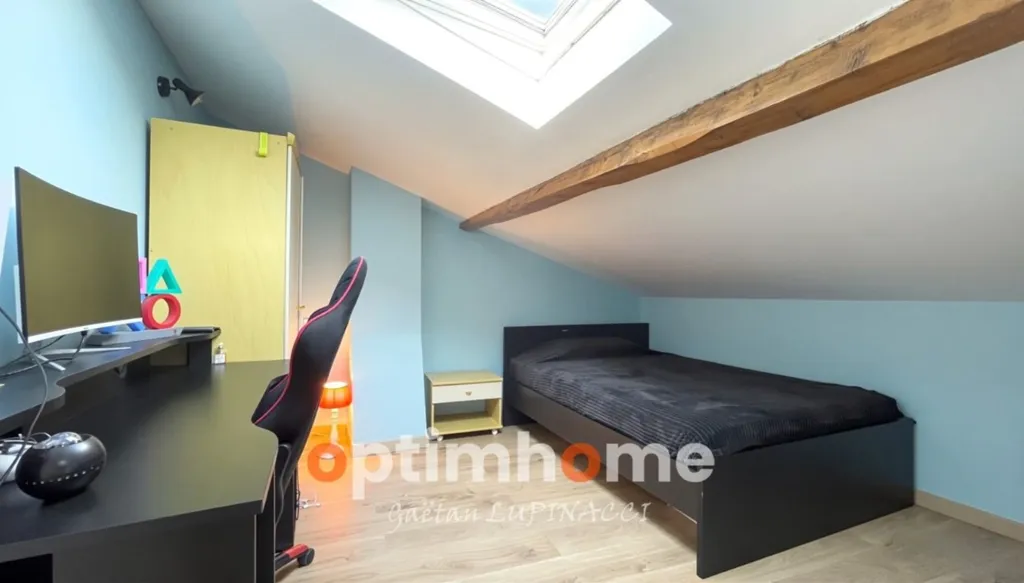 Magamistoad - Spacious House with Garden in Manom