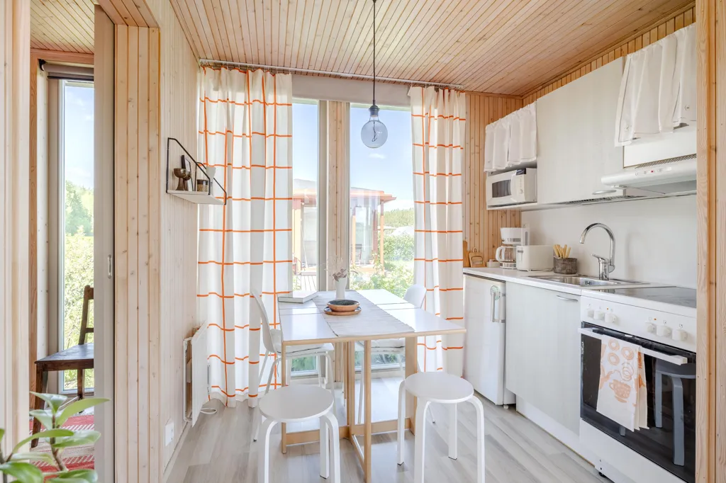 Cuisine - Golf View Cottage in Espoo Niipperi