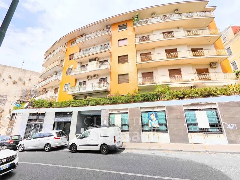 Välivaade - Apartment with Balcony in Chiaia, Naples