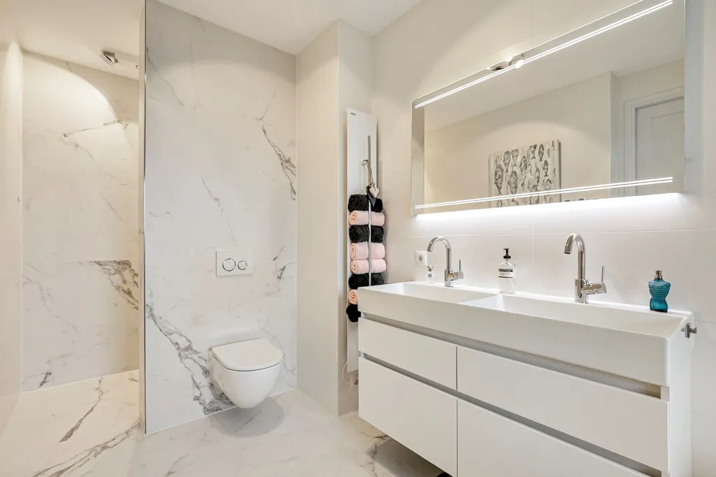Salles de bain - Luxury Apartment with Balcony in Arnhem