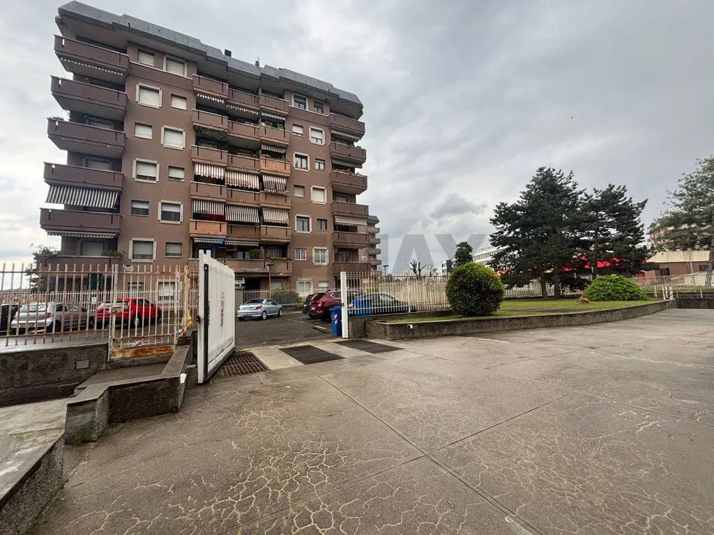 Extérieur - Single Garage with Metro Access in Rho