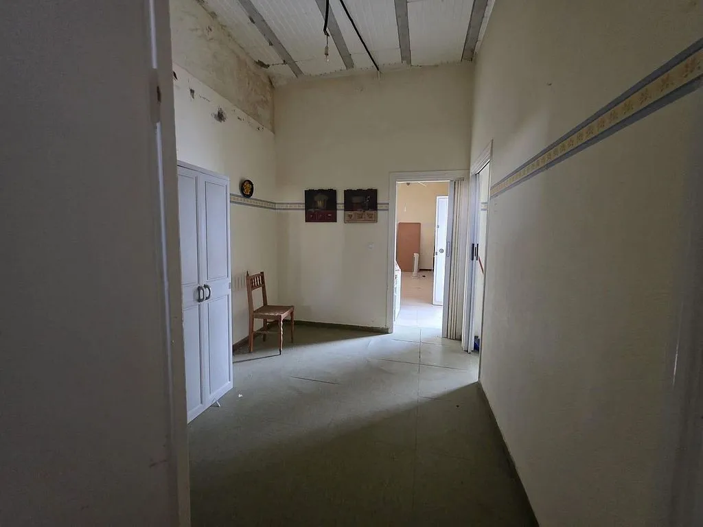 hallway_entrance