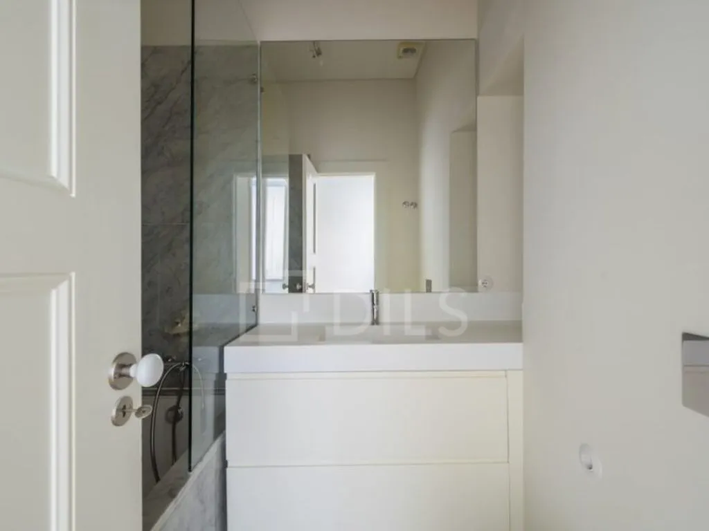 Bathrooms - Luxury Apartment in Palacio Schindler, Lisbon