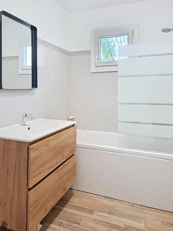Salles de bain - Duplex Familial avec Jardin à Aix-en-Provence