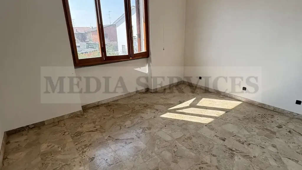 Rooms - Villa with Garden in Garlasco