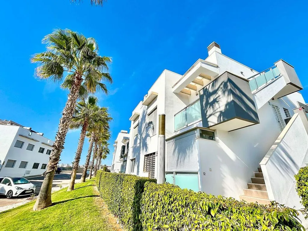 Välivaade - Twin-bedroom Apartment with Pool in Torrevieja
