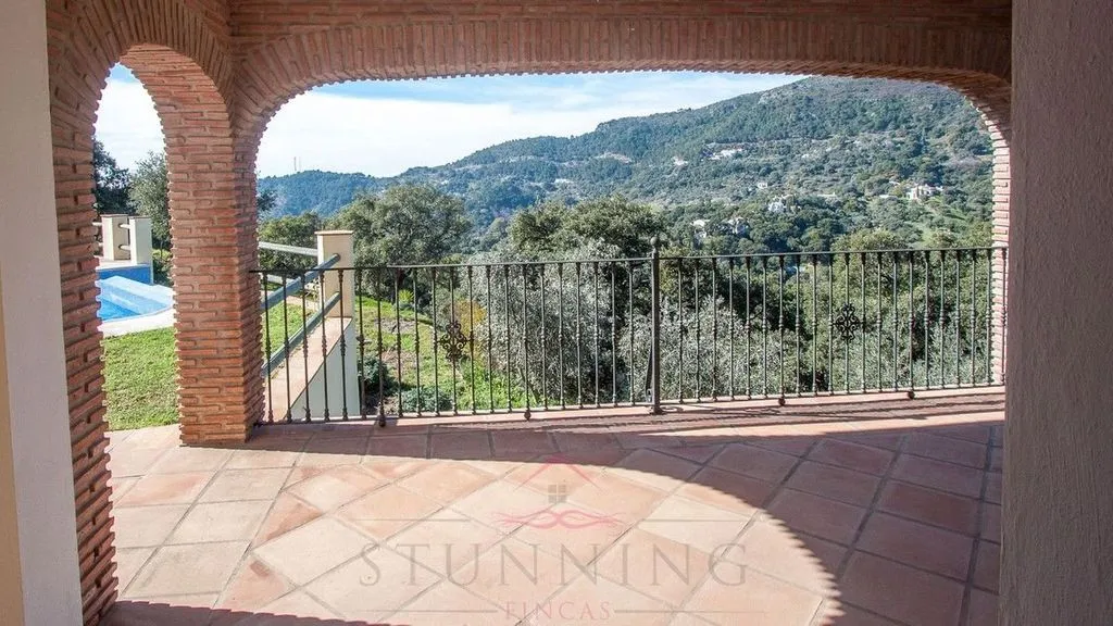 Terrass - Luxury Villa with Mountain Views in Casares
