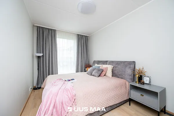 Magamistoad - Modern Flat with Balcony in Loo Village