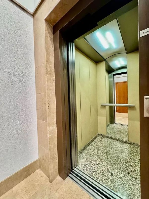 hallway_entrance