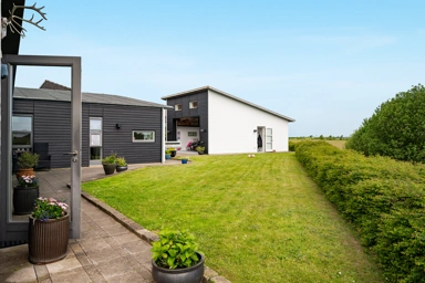 Aed - Modern Villa with Open Field Views in Dybbøl