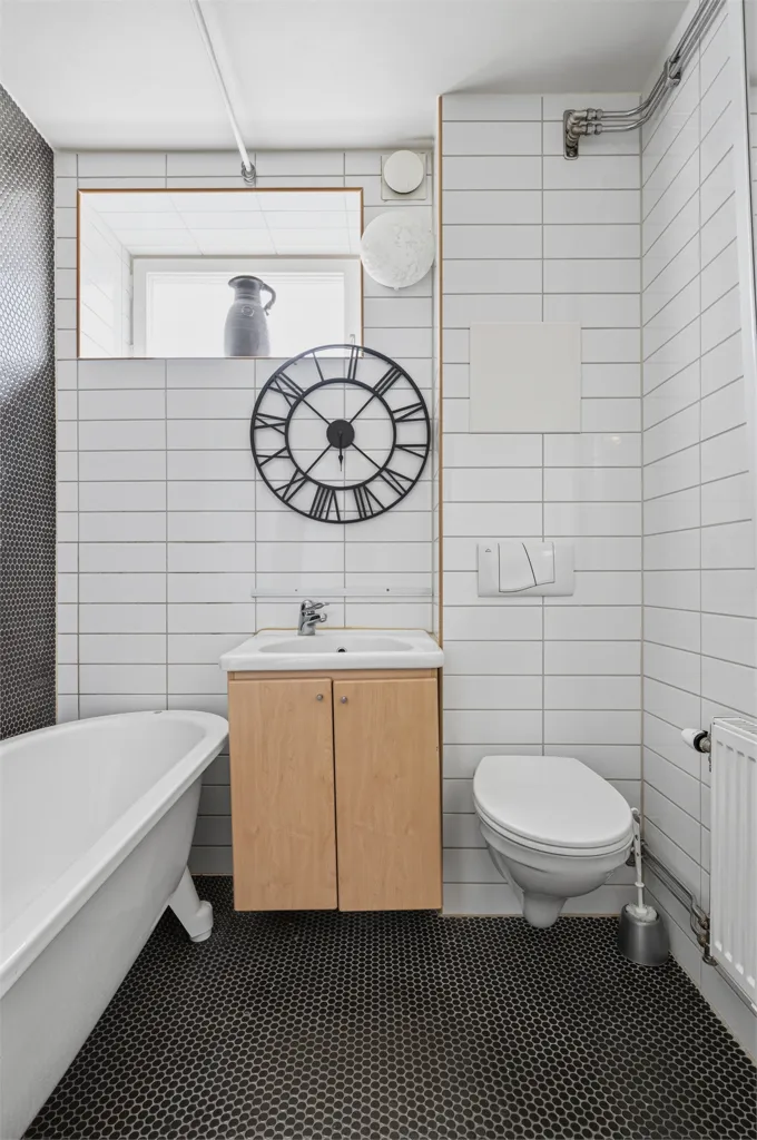 Salles de bain - Apartment with Balcony in Uppsala's Tunabackar