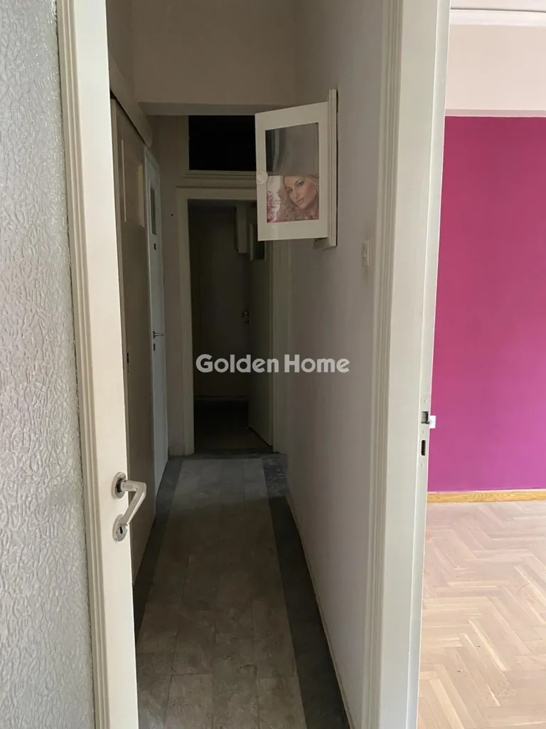 Esik - Office Space with High Ceilings in Kallithea