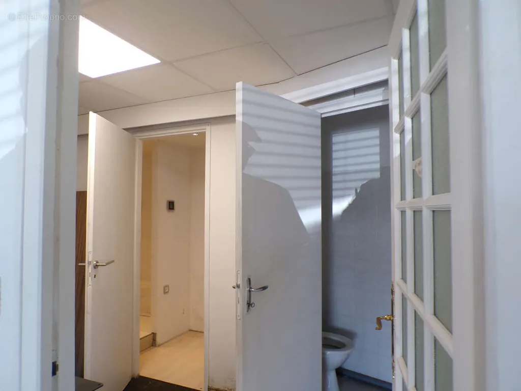 Entrée - Maison Ossature Bois avec Espace Professionnel sur Axe Passant