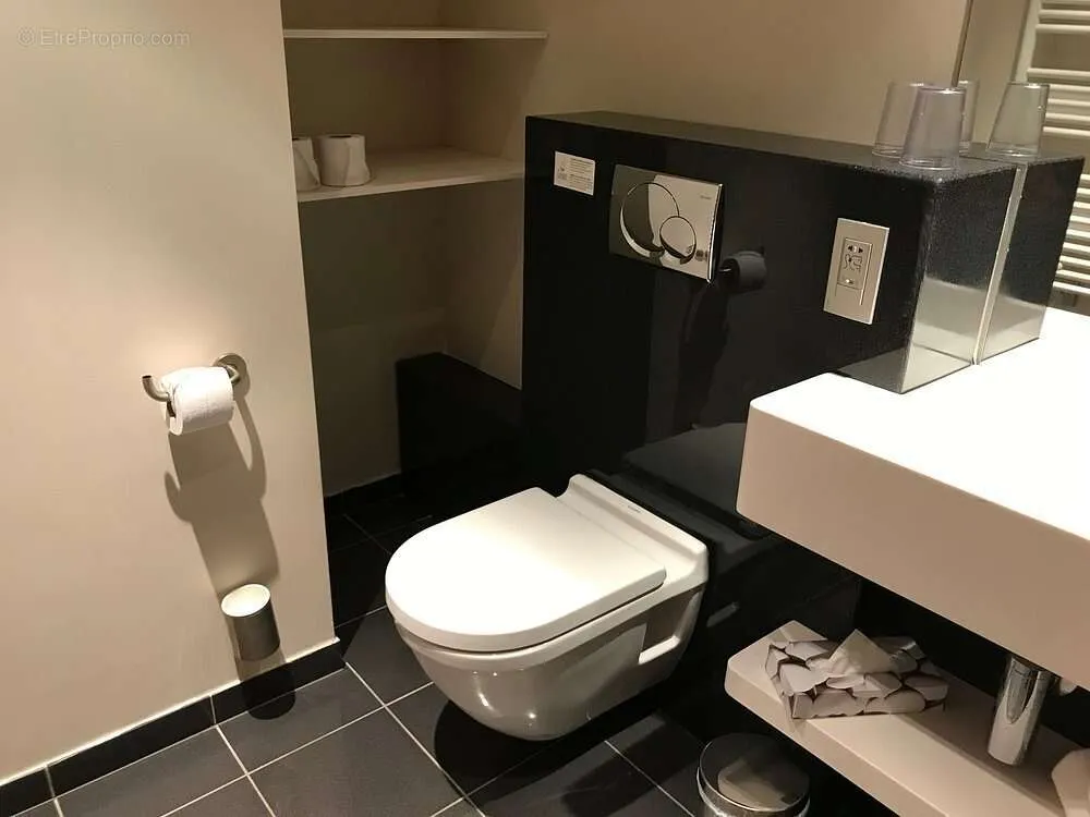 Salles de bain - Appartement T1 en Résidence de Tourisme à Paris 15e