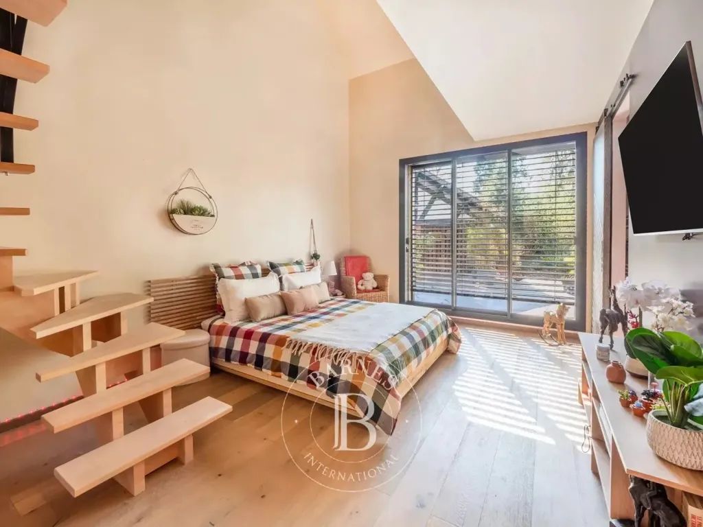 Magamistoad - Architect-Designed House with Pool near Paris CDG