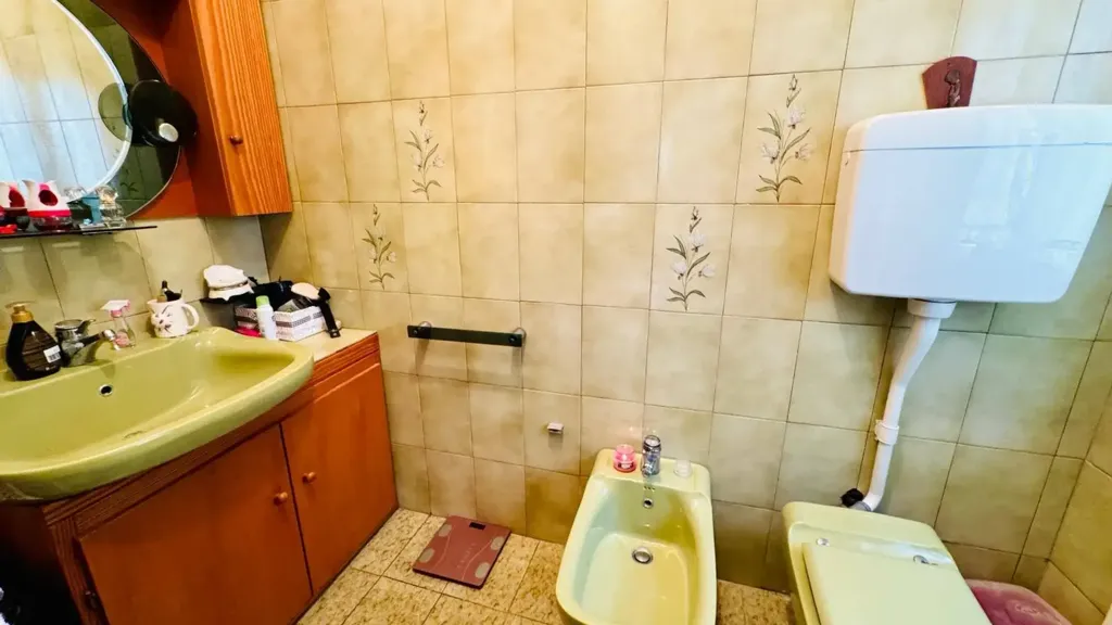 Bathrooms - Terraced Villa with Garden in Gorizia