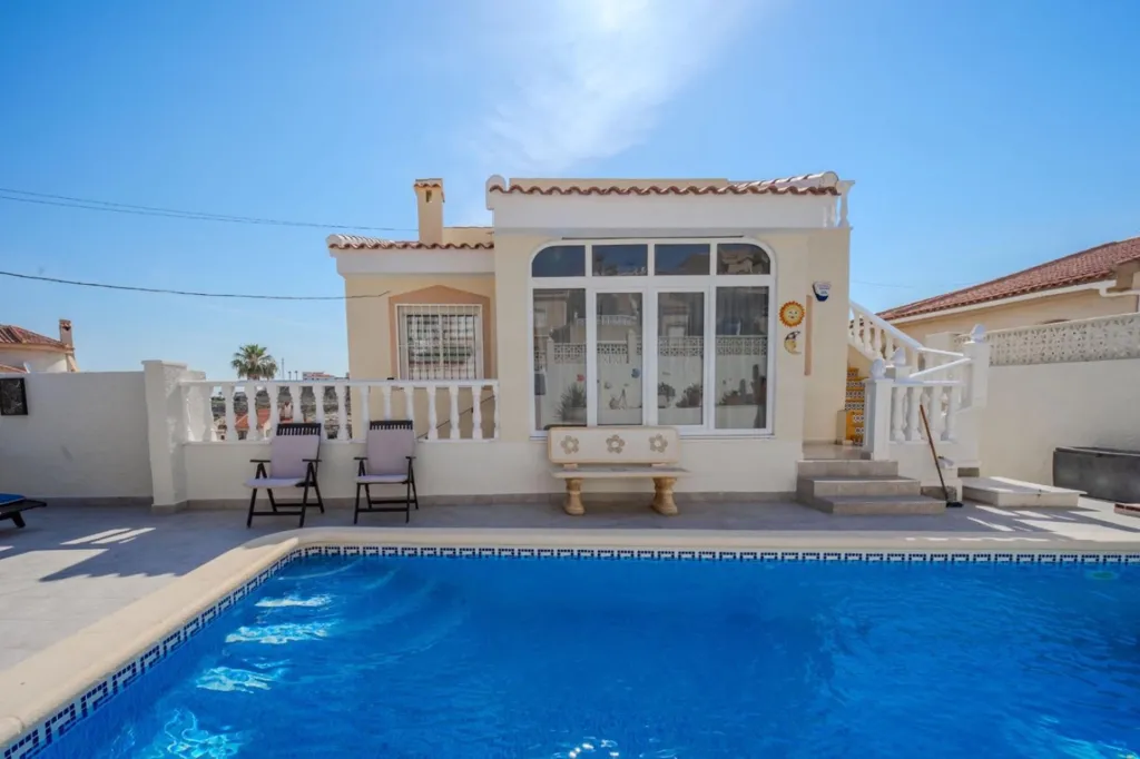 Piscine - Detached Villa with Private Pool in Ciudad Quesada