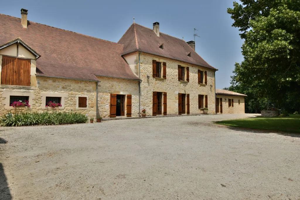 Välivaade - Luxury Longère with Expansive Land near Bergerac