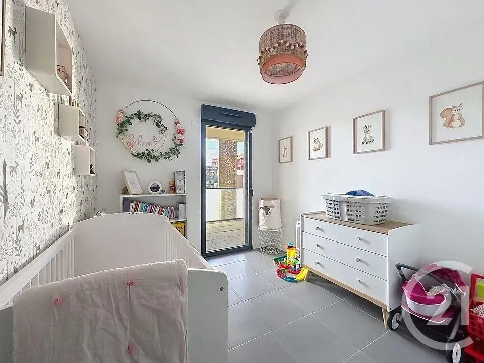 Chambres - Appartement 3 Pièces avec Loggia à Ovalie