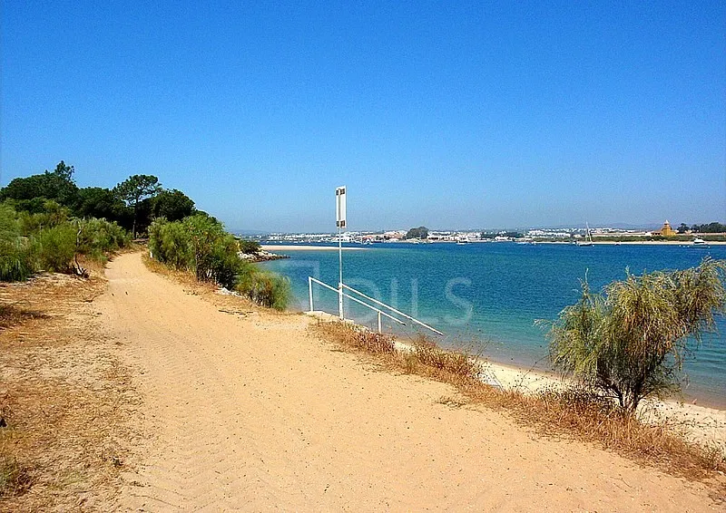 T1 Apartment with Balcony in New Tavira Development