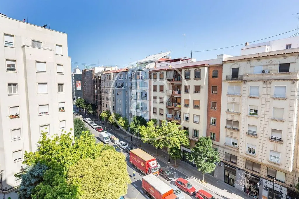 Esterno - Renovated Apartment with High Ceilings in Arrancapins