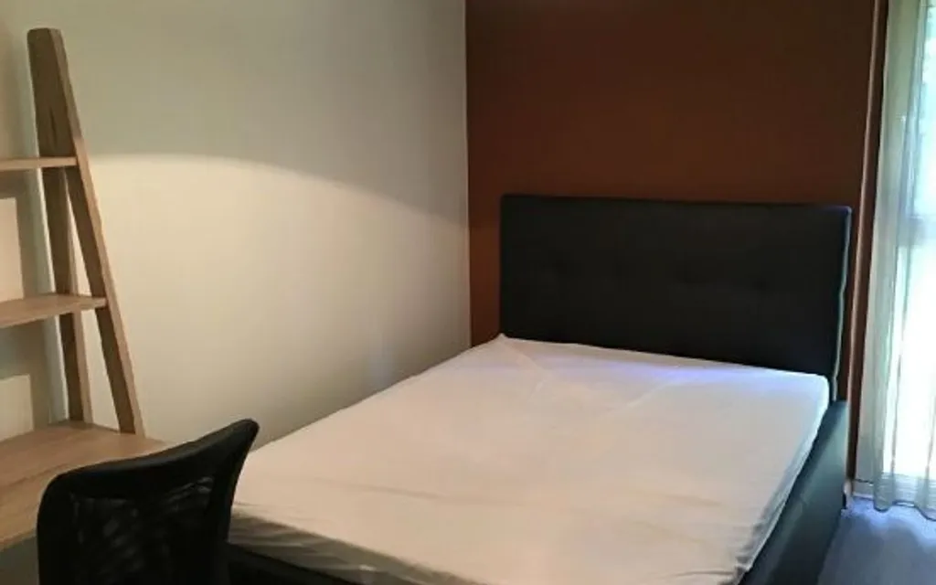 Chambres - Appartement Meublé en Colocation à Écully