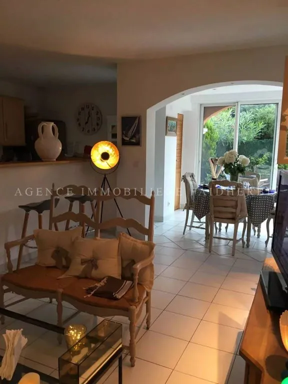 Elutuba - Luxury Flat with Pool Access in Saint-Tropez