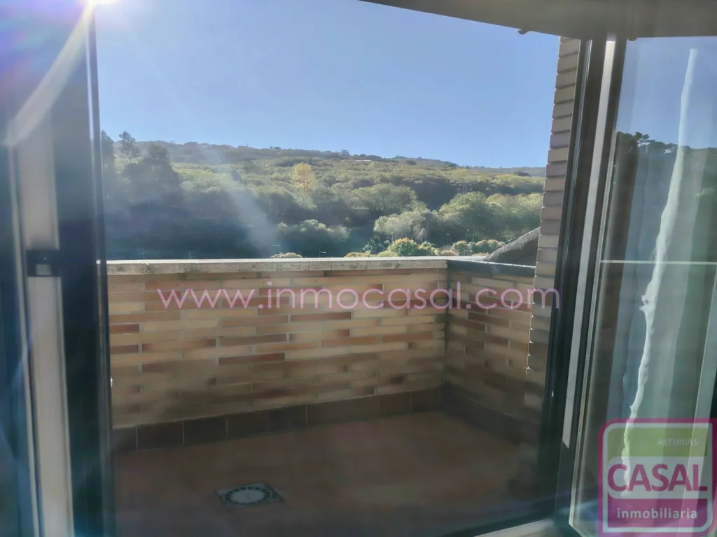 Rõdu - Modern Penthouse with Balcony in Sama de Langreo