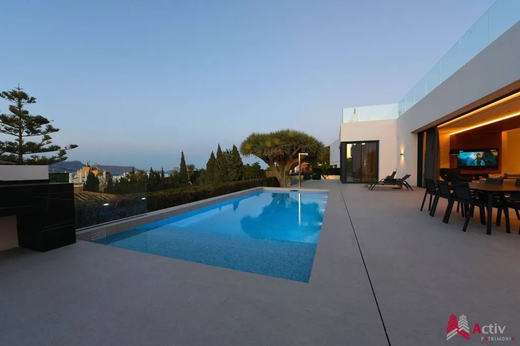 Piscine - Luxury Villa with Sea View in Altea