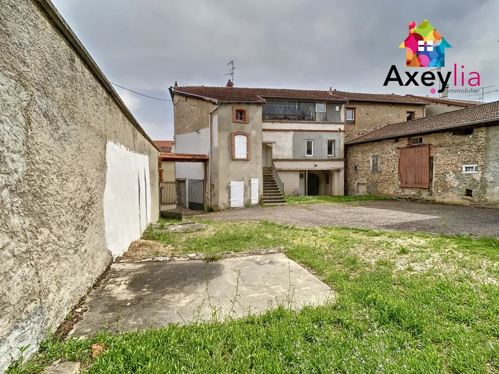 Jardin - Tènement à Rénover au Centre de Renaison