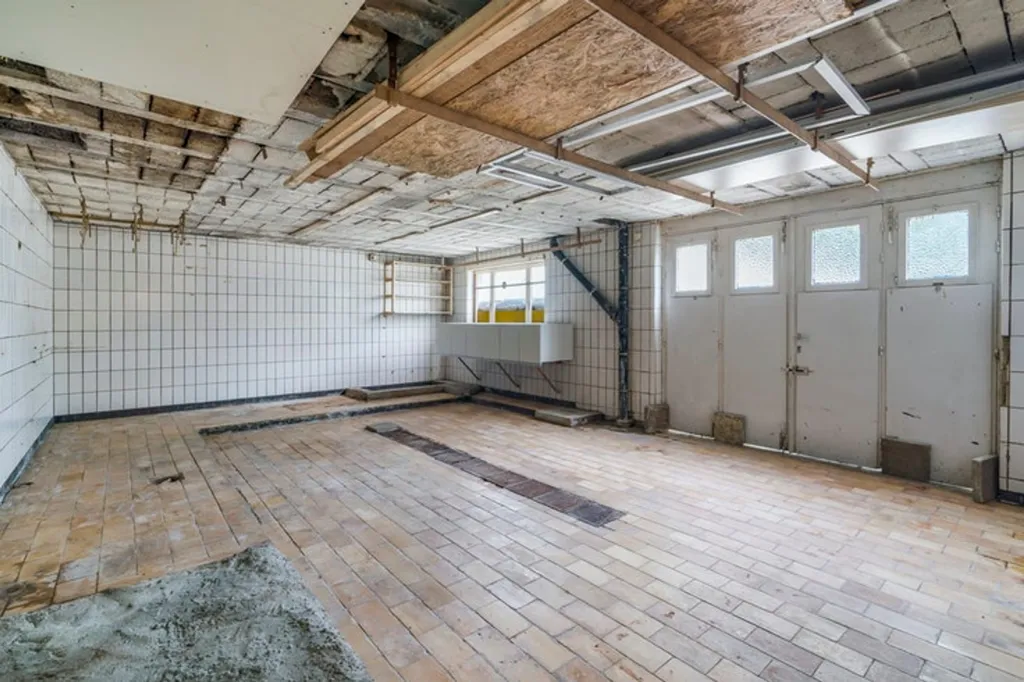 Pièces - Maison d'Angle avec Terrasse dans Quartier Calme à Courtrai