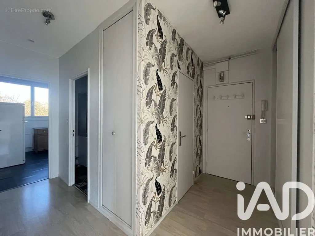 Esik - T3 Apartment with Balcony in Limoges