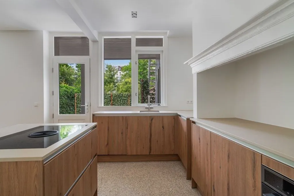 Cuisine - Renovated Apartment with Garden in The Hague