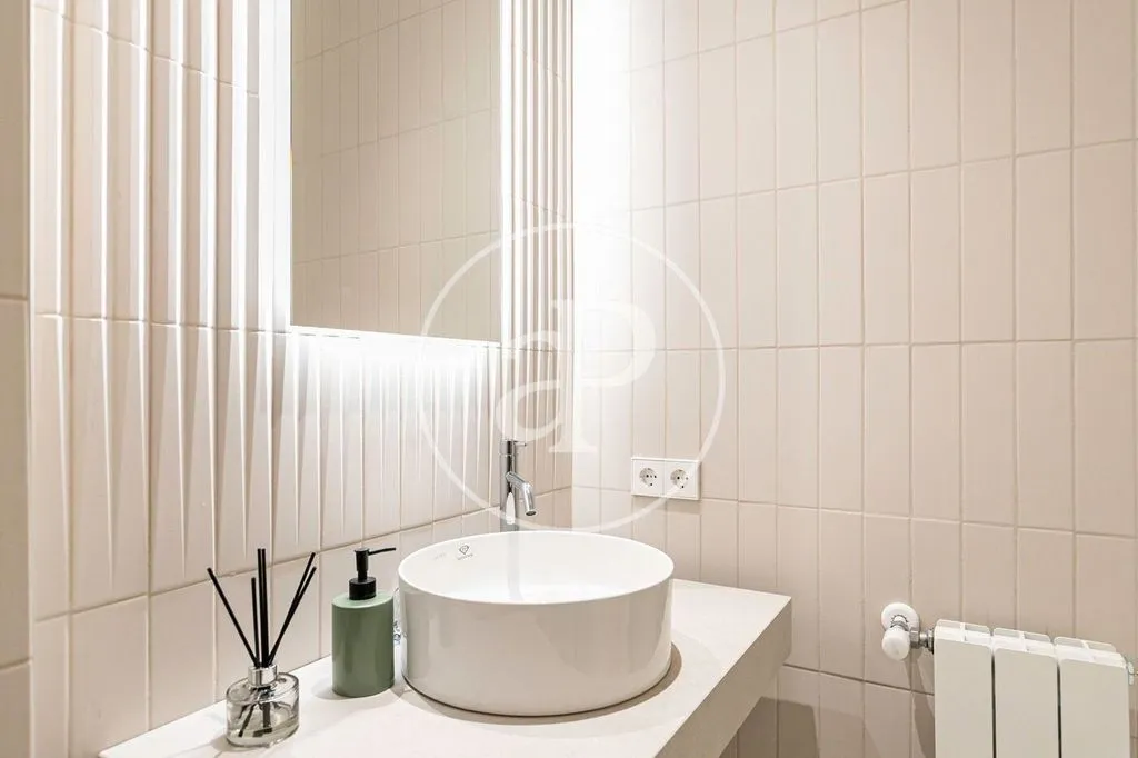 Bagni - Luxury 2-Bedroom Apartment in Eixample, Barcelona