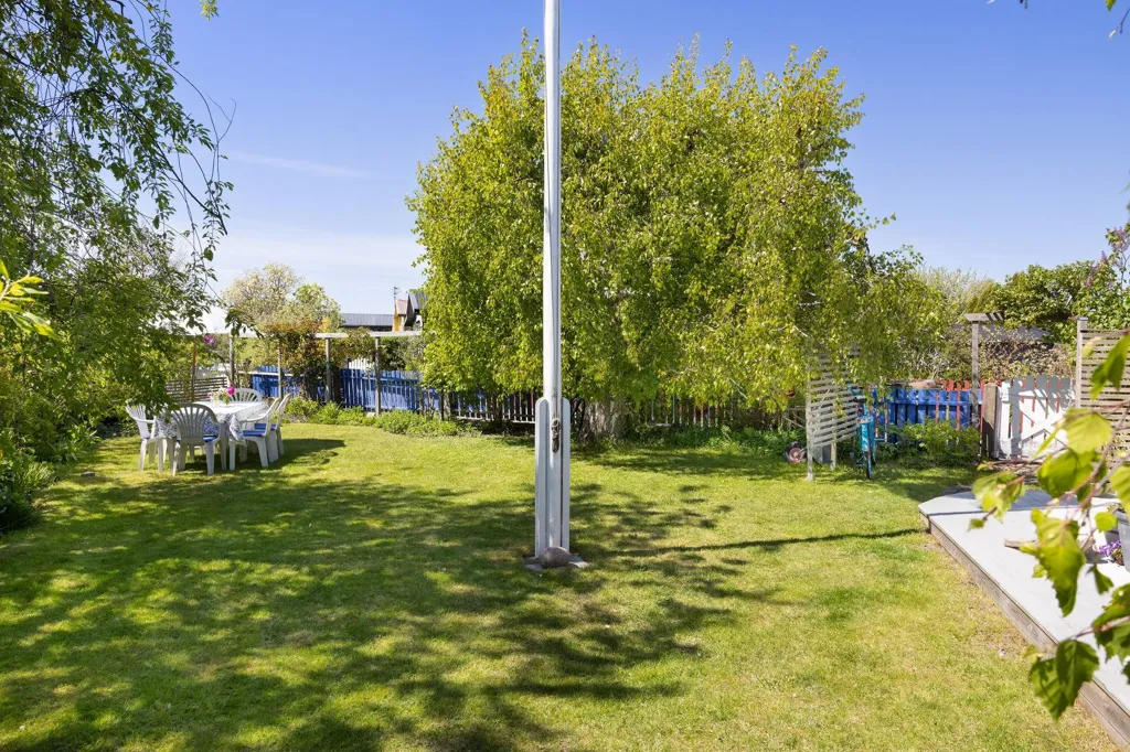 Aed - Charming Cottage with Corner Plot in Elinelunds Sommarstad