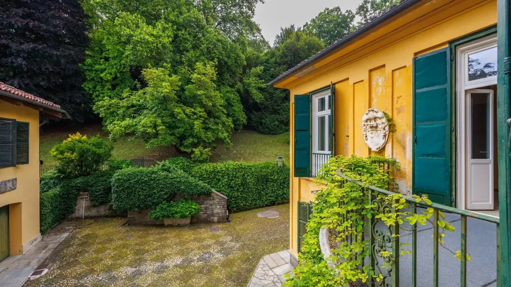 Jardin - Historic Apartment with Panoramic Terrace in Turin