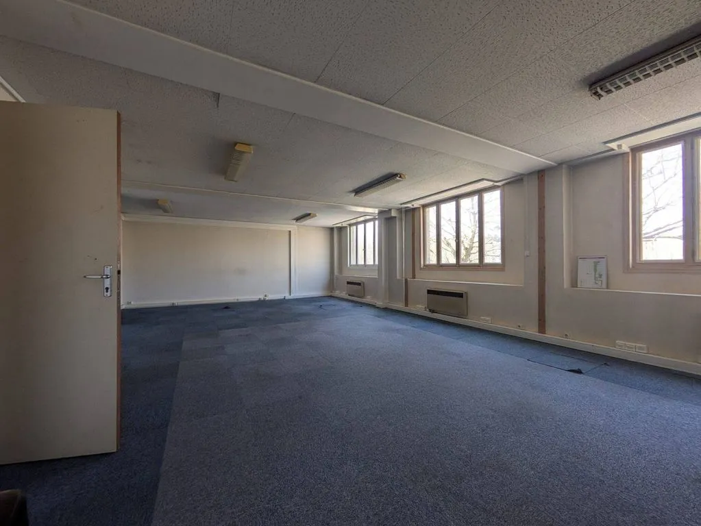 Studio - Office Space near Caen Centre with River View